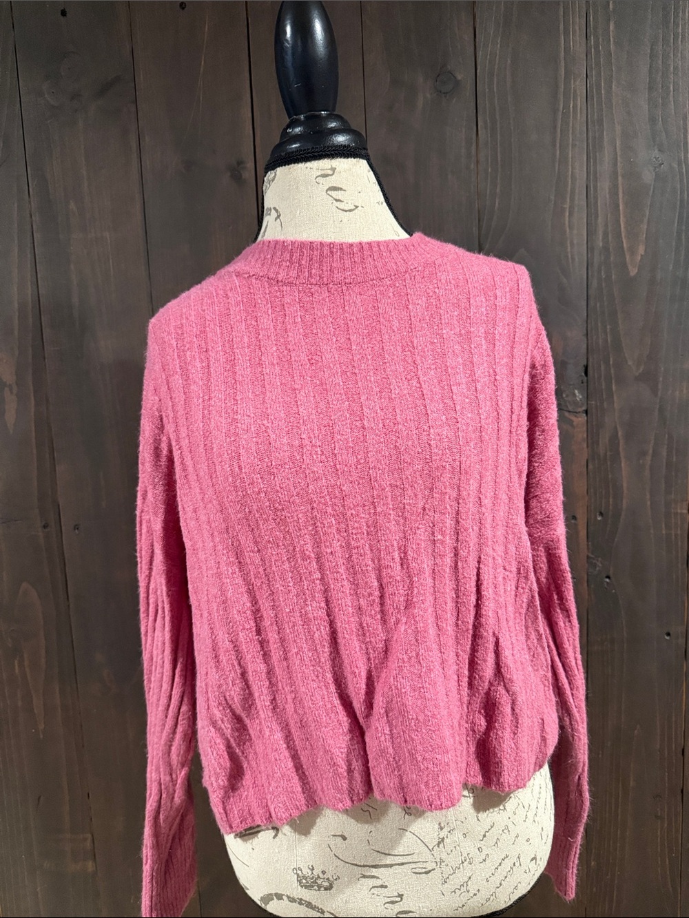 American Eagle Outfitters Rose Pink Ribbed Crop Crewneck Sweater